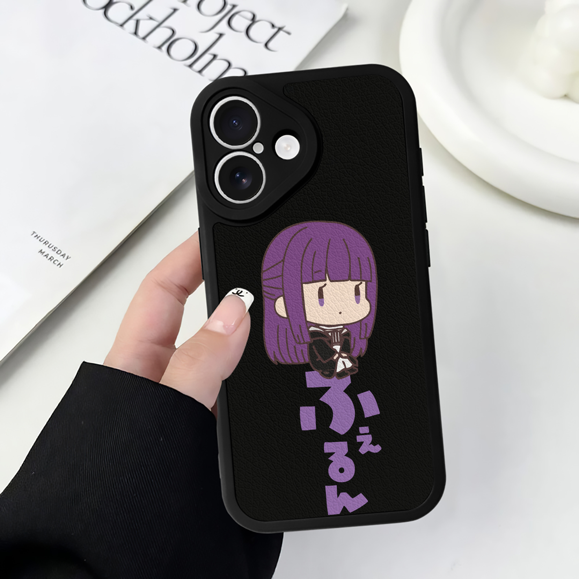 （画像用） 葬送のフリーレン Frieren 【iPhone 16シリーズ対応】シリコンスマホケース（レザー調） 材質：シリコン